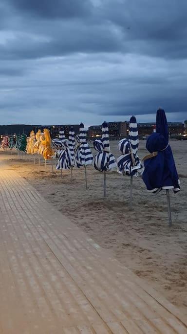Le Cocooning-Studio Deauville Marina Avec Terrasse Vue Mer Et Plage المظهر الخارجي الصورة