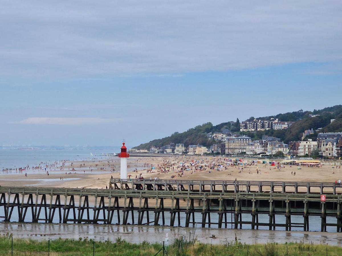 Le Cocooning-Studio Deauville Marina Avec Terrasse Vue Mer Et Plage المظهر الخارجي الصورة