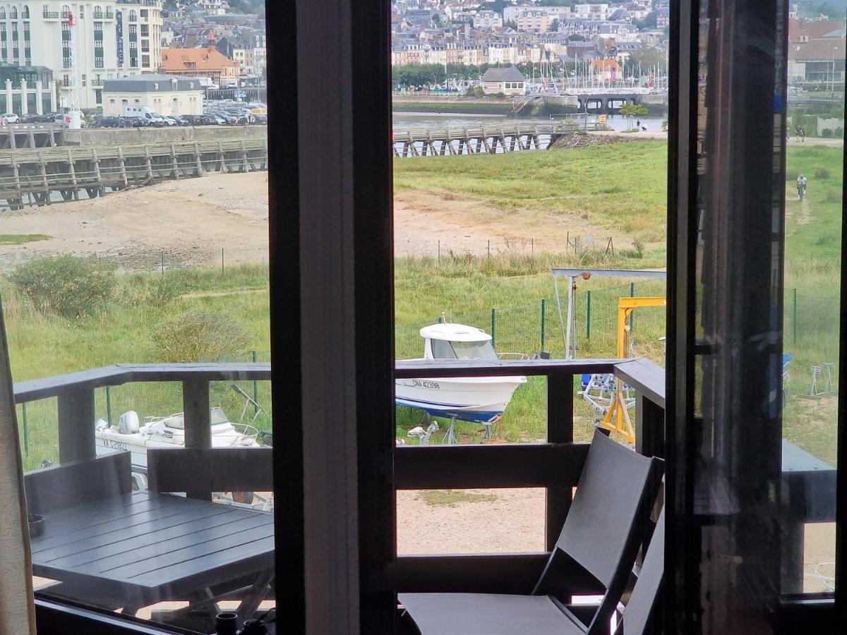 Le Cocooning-Studio Deauville Marina Avec Terrasse Vue Mer Et Plage المظهر الخارجي الصورة